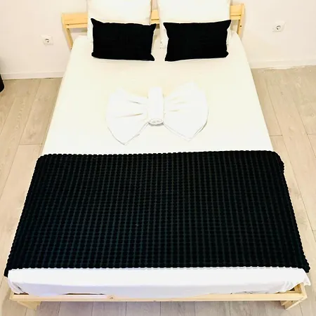 Amazing Space - 4 Bedroom Apartment *